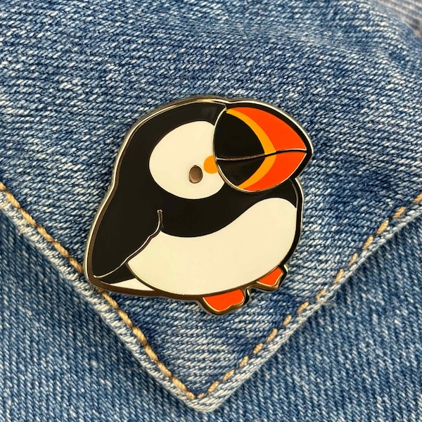 Puffin Bird Enamel Pin, Lapel pin, Brooch, Gold Plated, Cute