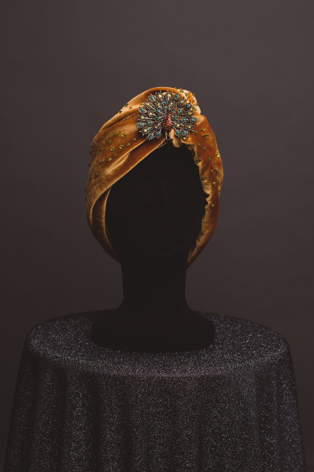 Golden 1920s Velvet Turban Rhinestones Brooch Gold Hollywood style Great Gatsby Burlesque turban Art Déco
