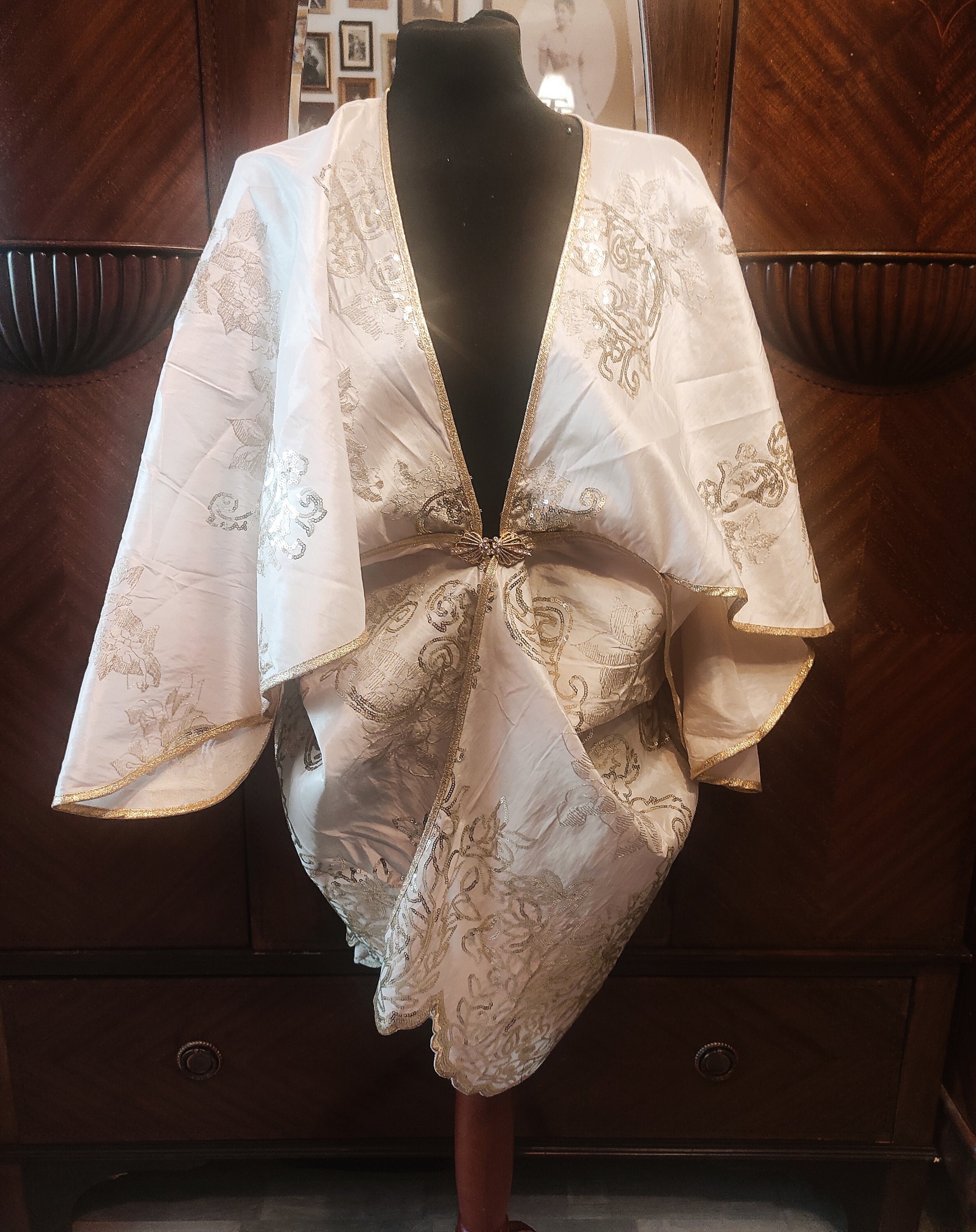 Embroidered Beige Silver Wedding Romantic peignoir Art Nouveau Hollywood style Bordoux Gown Great Gatsby Burlesque flapper Cocoon coat S/M