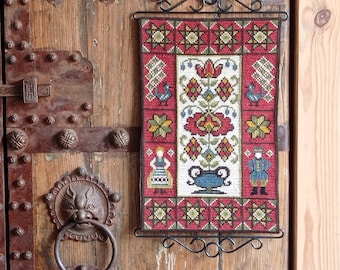 Traditional Scandinavian Embroidery Wall hanging Swedish Design Retro Home Decor Handmade Embroidery Folk costume Couple Flowers