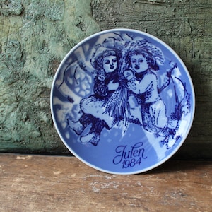 Porsgrunds Norway 1984 Christmas Sheaf Collector Plate Porcelain Limited Edition Series Cobalt Blue and White Wall Plate Scandinavian Decor