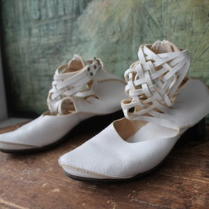 Chaussures de mariage d’art Sweet Trippen EU 42 en cuir blanc ivoire Pompes artistiques Made In Germany Extravagant Japan chaussures Sandals Platform High Heel