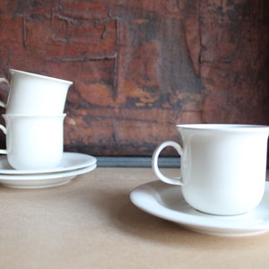 ARABIA FINLAND Arctica / Set of Coffee Cup with Saucer Coffee Top 1970s Inkeri Leivo Drinkware Made in Finland Scandinavian design White