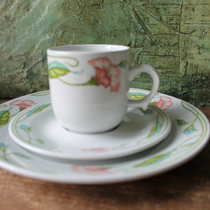 Norway Figgjo Relieff Blue Flower Decor Ceramic Cups, Saucers. Norwegian design Kitchen tableware mid century modern Floral Green Pink Blue