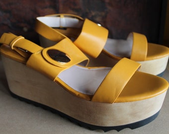 Yellow platform sandal 2025