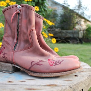 Sancho Pink Floral Loca Embroidered Ankle Boots Size US  EU 35 Purple Flower Power Festival Mexicana Cowboy Western Boots Cowgirl Rose Retro