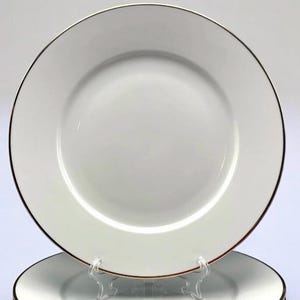 Linens N Things White Gold Banded Dinner Plates Set Of 8