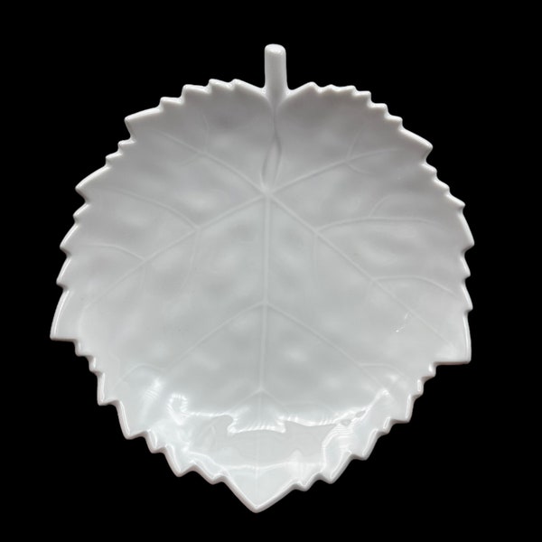 KPM Berlin White Porcelain Leaf Dish Original Box KPM Sceptre Mark