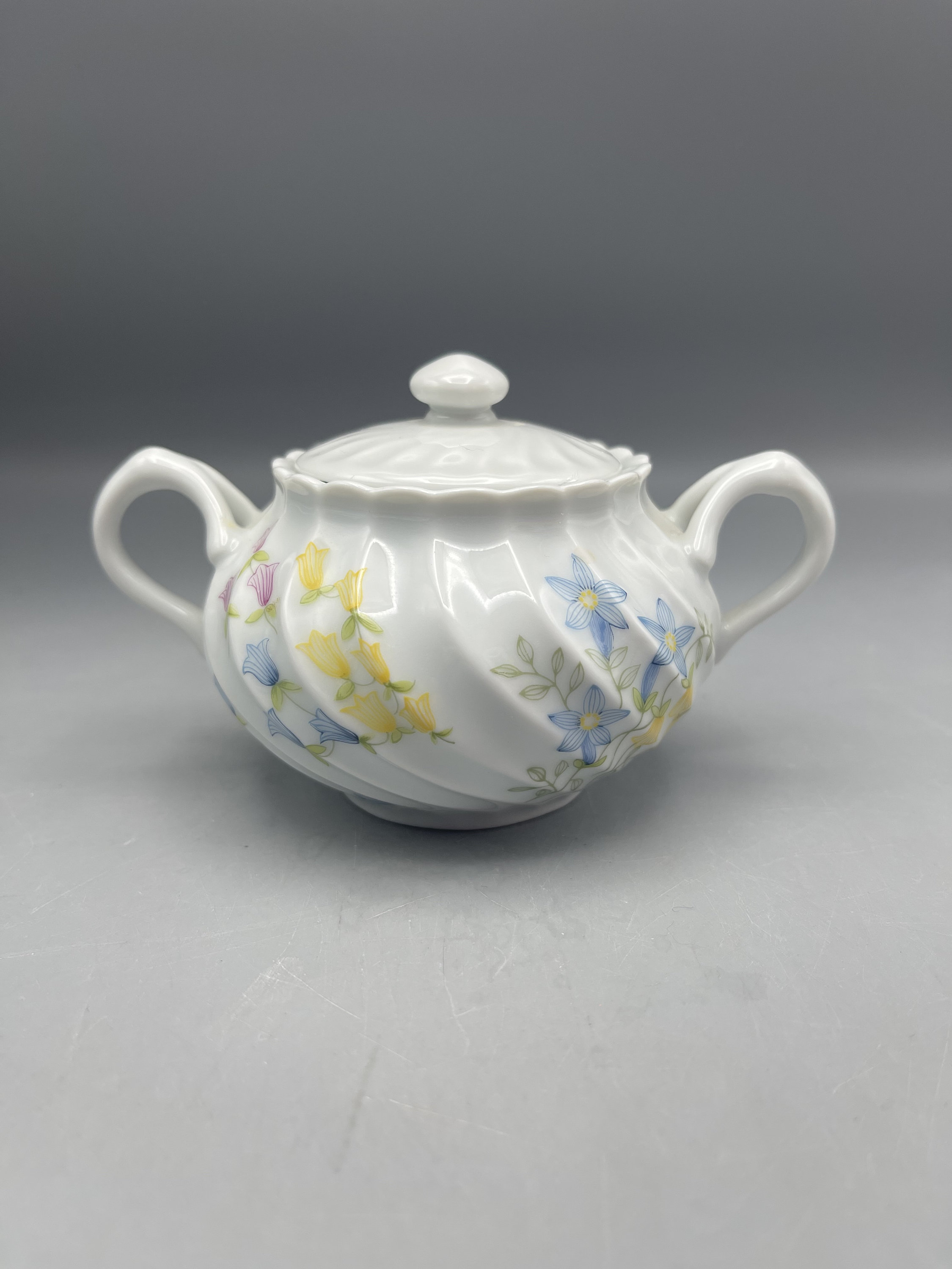 ヴィンテージ ハビランド リモージュ ミニ シュガーボウルと蓋 マルチ