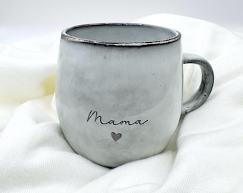 Personalisierte Tasse mit Herz graviert | 400 ml Steingut | Wunschtext auch beidseitig ohne Aufpreis | Mama | Papa | Geschenk