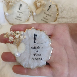 Stoned Favor Save the Date Magnet for Guests in Bulk, Save Wedding Date, Wedding Favors, Bridal Party Favors Ornaments, Engagement Favors