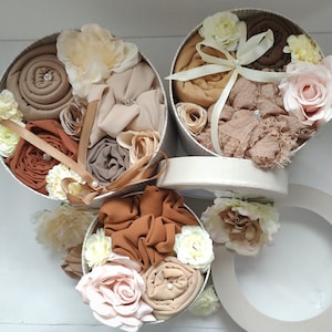 Golden Bouquet,Warm Neutrals, Hijabs Gift Box, Personalized Luxury Hijabs, Perfumed Flowers, Floral Arrangement, Elegant Hijab Set