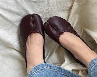 Women Tabi Shoes ,Vintage Handmade Shoes,Ballet Flats Split Toe,Tabis Footwear