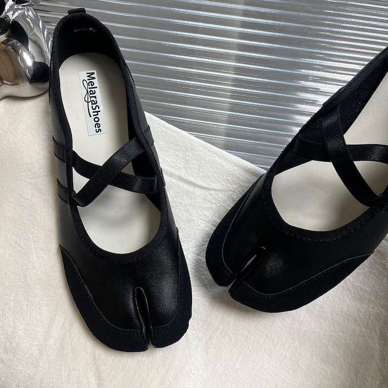 Tabi Sneakers Shoes,Women Ballet Flats,Handmade Shoes,Red Yellow Split Toe Ballerina Tabis Black