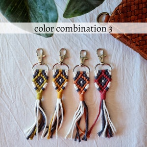 4 Macrame Keychains, Set of 4 colorful keychains, Keyrings for family and friends color comb. 3