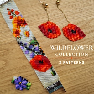 Op de afbeelding: Een kralenarmband met een bloemenpatroon van oranje, rode, witte en paarse bloemen, gecombineerd met twee bijpassende klaproosvormige kralenoorbellen. De tekst "WILDFLOWER COLLECTION 3 PATTERNS" is zichtbaar op de afbeelding.