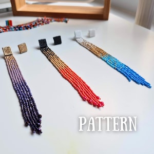 Puede incluir: Tres pares de pendientes de cuentas. Un par es morado, otro rojo y dorado, y el último azul y dorado. Cada par tiene un perno cuadrado y una larga borla. La palabra "PATTERN" está en la imagen.