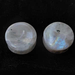 Natural Rainbow Moonstone Smooth Circle Earplugs, White Moonstone Earlobe Earrings Blue Flash Plugs Earrings Gauges, Gemstone Jewelry,