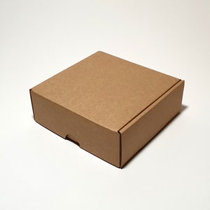 Scatole regalo in cartone con coperchio - 13,5 x 13,5 x 5 cm / 5,3 x 5,3 x 2 ''