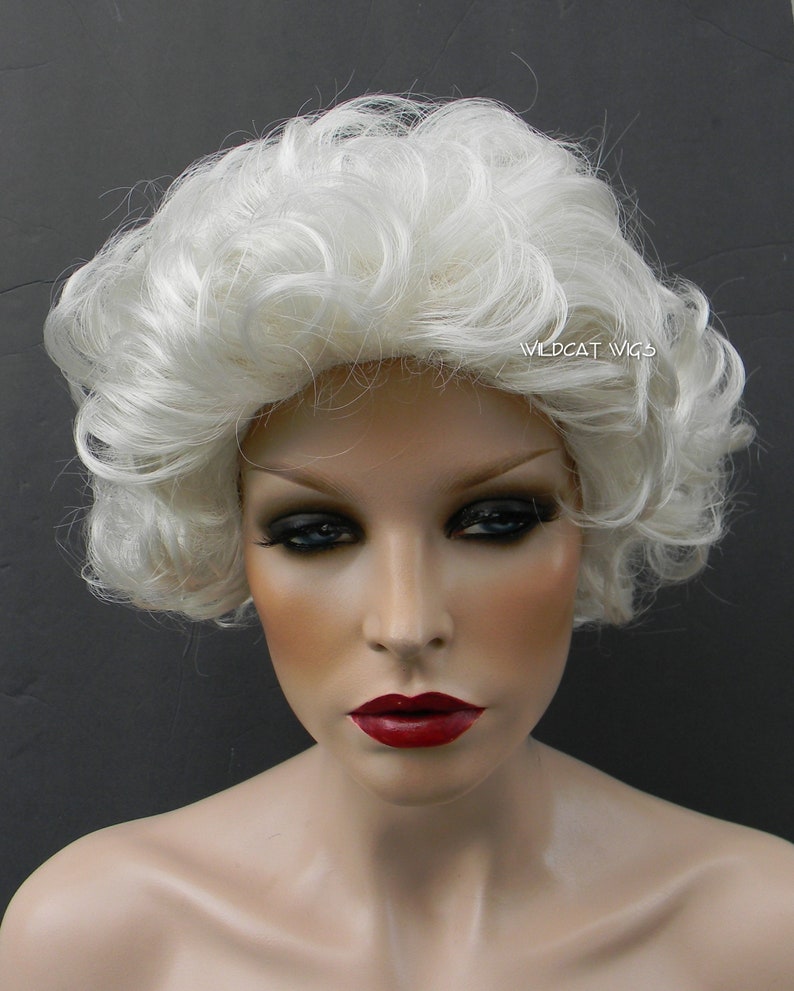 Fabulous Paula Deen Look-a-like Quality new wig. image 2