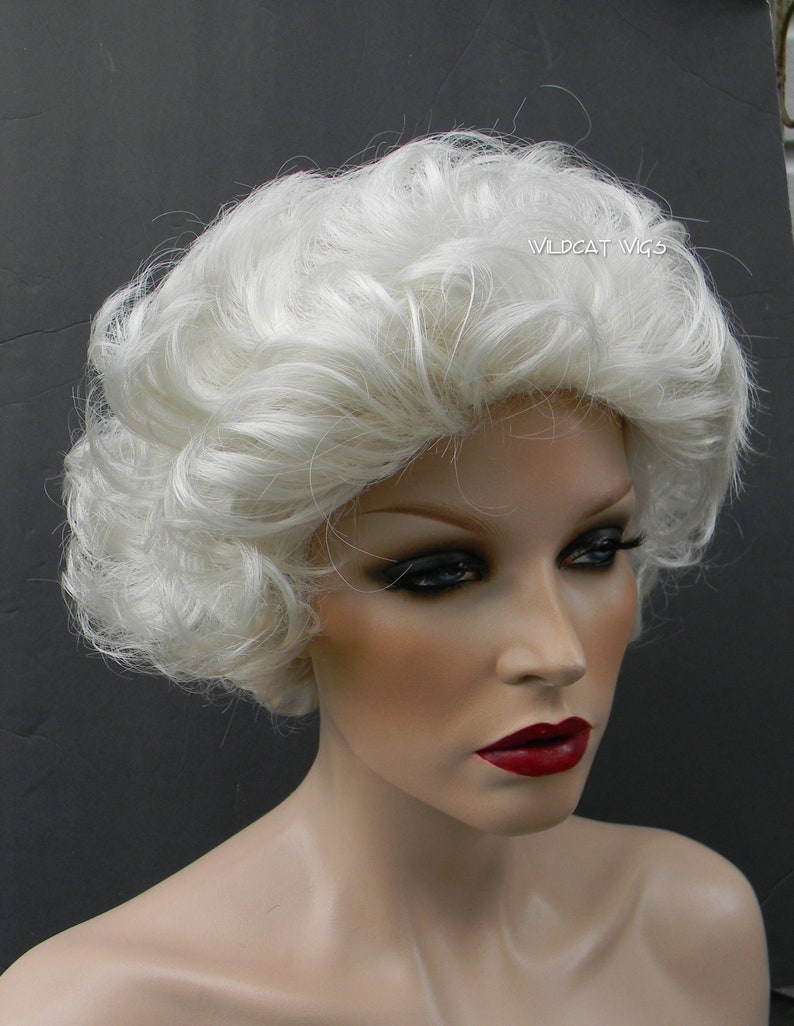 Fabulous Paula Deen Look-a-like Quality new wig. image 3