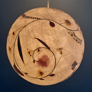 round paper lampshade & pressed plants, ginkgo leaves, pendant light, ceiling lamp, hanging lamp, ball lamp, natural materials