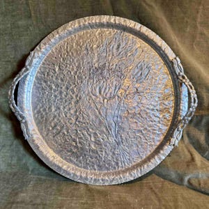 Vintage 16 Inch Rodney Kent Hammered Tulip Tray