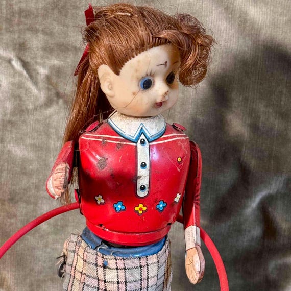 Vintage Wind-up Tin Hula Hoop Girl - 1950s Japanese Toy Doll - Etsy
