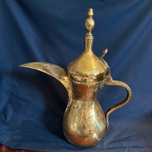 Vintage stor mässings arabisk Dallah kaffekanna med märke