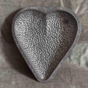 Vintage Heart Baking Mold