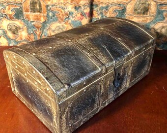 Vintage Treasure Chest Jewelry Box