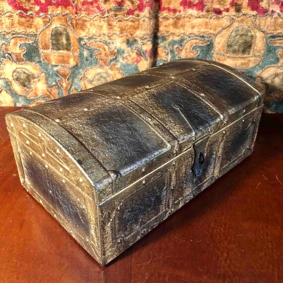 Vintage Treasure Chest Jewelry Box Gem