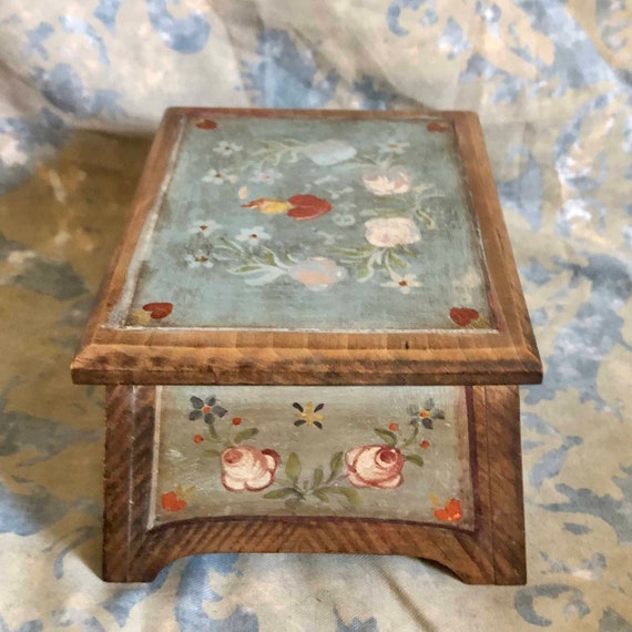Antique Hand Painted Jewelry Box - image 3