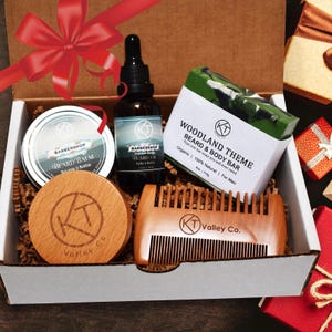 Natürliches Bartpflege-Kit für Männer. Handgefertigtes Bartpflege Set. Ultimatives Bart-Kit. Perfektes Weihnachtsgeschenk für ihn. Schnelle Lieferung aus Kanada.