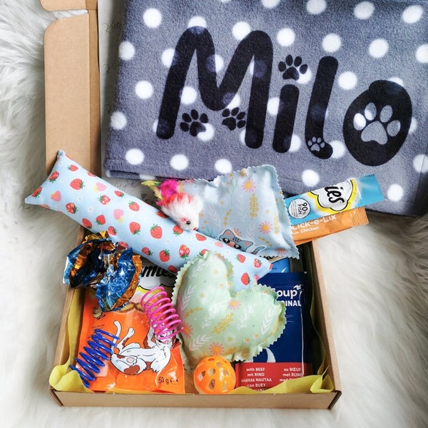 Cat Toy and Treat Gift Box With Personalised Blanket, Cat and Kitten Hamper, Cat Goodie Box, Handmade Catnip Toys, Crazy Cat Lady Presents