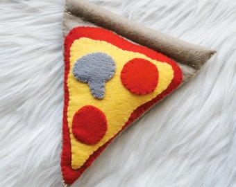 Catnip Pizza Cat Toy, Felt Food Shaped Gifts for Cat Lovers, Cute Funny Gifts for Cat Owners, Gotcha Day Gifts, New Pet Present