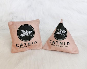 Catnip Cat Toy Pillow and Triangle, Neutral Cat Toys for Cats, Catnip Cat Toy Pyramid Stuffed With High Strength Catnip, Enriching Cat Toys