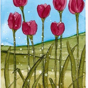 Cartão pintado à mão, tulipas vermelhas, cartão de felicitações em branco, arte com tinta a álcool
