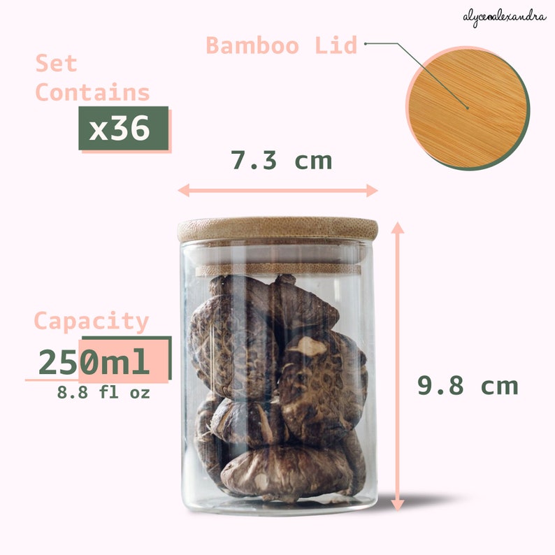 Może przedstawiać: Zestaw 36 przezroczystych szklanych słoik&oacute;w z bambusowymi pokrywkami. Każdy słoik ma pojemność 250 ml (8,8 fl oz) i mierzy 9,8 cm wysokości i 7,3 cm średnicy.