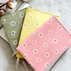 Adjustable Floral Book Cover, Padded Book Protector, Book Sleeve, Floral Book Pouch, Book Jacket, Book Accessories, Bookish Gifts
