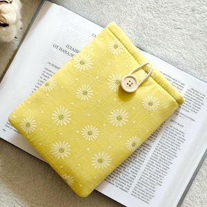 Floral Kindle Paperwhite & Scribe Case, Blue Kindle Sleeve, Padded Ebook Cover, Book Accessories, Bookish Gifts, Kindle Pouch for Readers