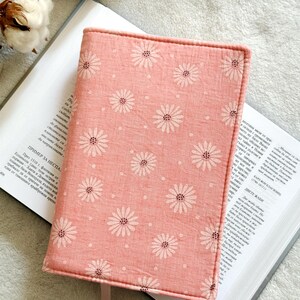 Adjustable Floral Book Cover, Padded Book Protector, Book Sleeve, Floral Book Pouch, Book Jacket, Book Accessories, Bookish Gifts
