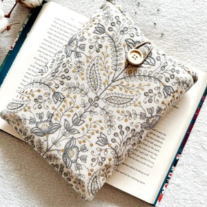 Pochette de livre brodée, Protège-livre fleurs, Pochette de livre rembourrée, Couverture de livre florale, Accessoires de livre, Cadeau pour amateur de lecture, Veste de livre
