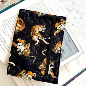 Tiger Kindle Cover With Elastic Closure, Padded Kindle Sleeve, Kindle Pouch, Book Accessories, Kindle Case, Bookish Gifts, Kindle Protector image 3