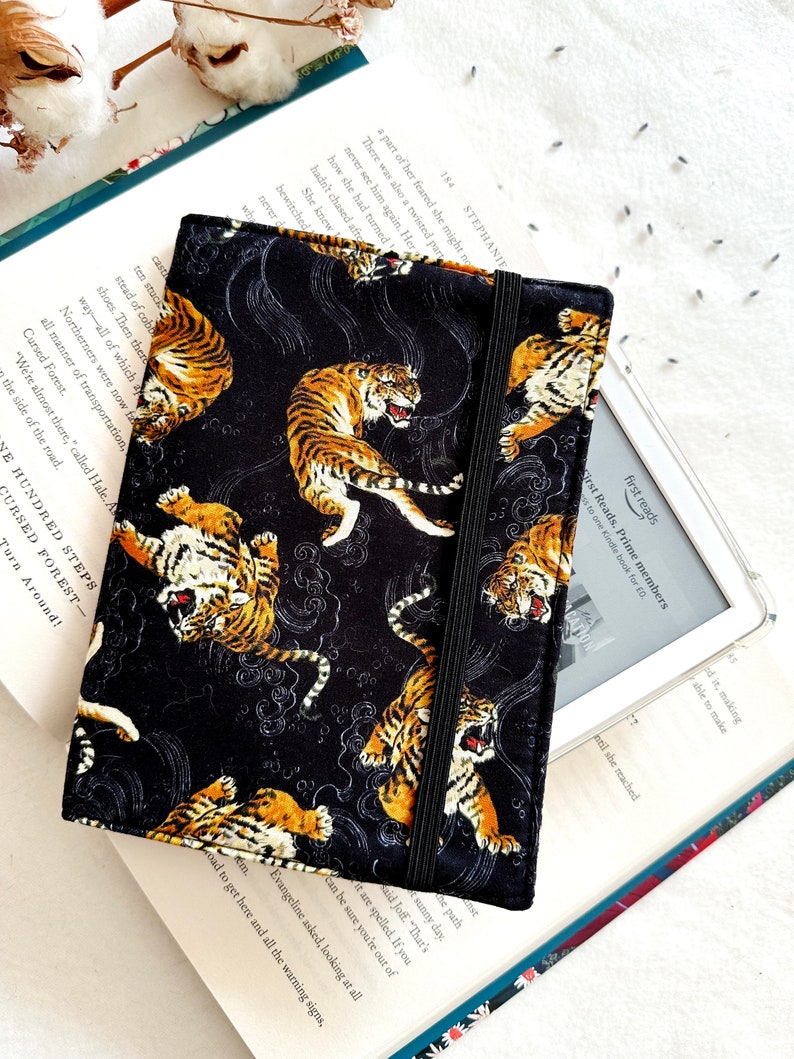 Tiger Kindle Cover With Elastic Closure, Padded Kindle Sleeve, Kindle Pouch, Book Accessories, Kindle Case, Bookish Gifts, Kindle Protector image 3