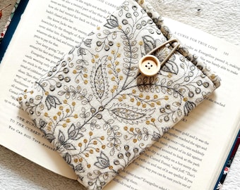 Embroidery Kindle Sleeve, Floral Kindle Paperwhite Case, Padded Kindle Scribe Cover, Book Lover Gift, Book Accessories, Kindle Pouch