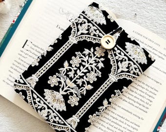 Embroidery Kindle Sleeve, Floral Kindle Paperwhite Case, Padded Kindle Scribe Cover, Book Lover Gift, Book Accessories, Kindle Pouch