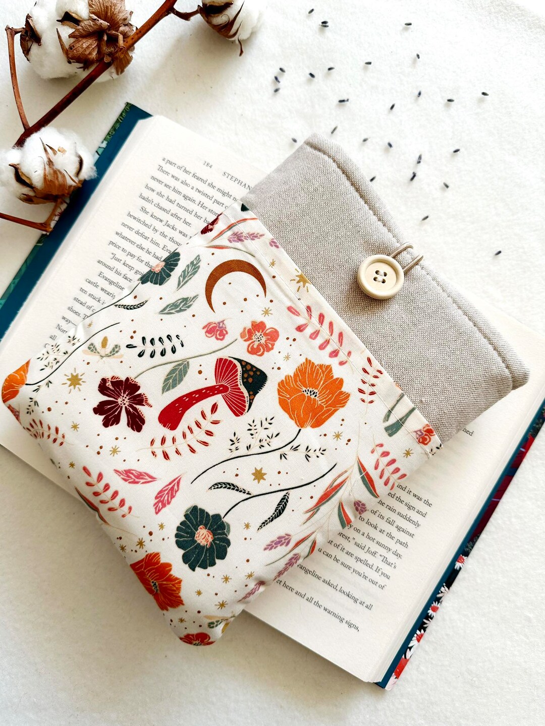 Mushroom Book Sleeve With Pocket, Padded Book Cover, Protector for ...