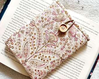 Embroidery Kindle Sleeve, Floral Kindle Paperwhite Case, Padded Kindle Scribe Cover, Book Lover Gift, Book Accessories, Kindle Pouch