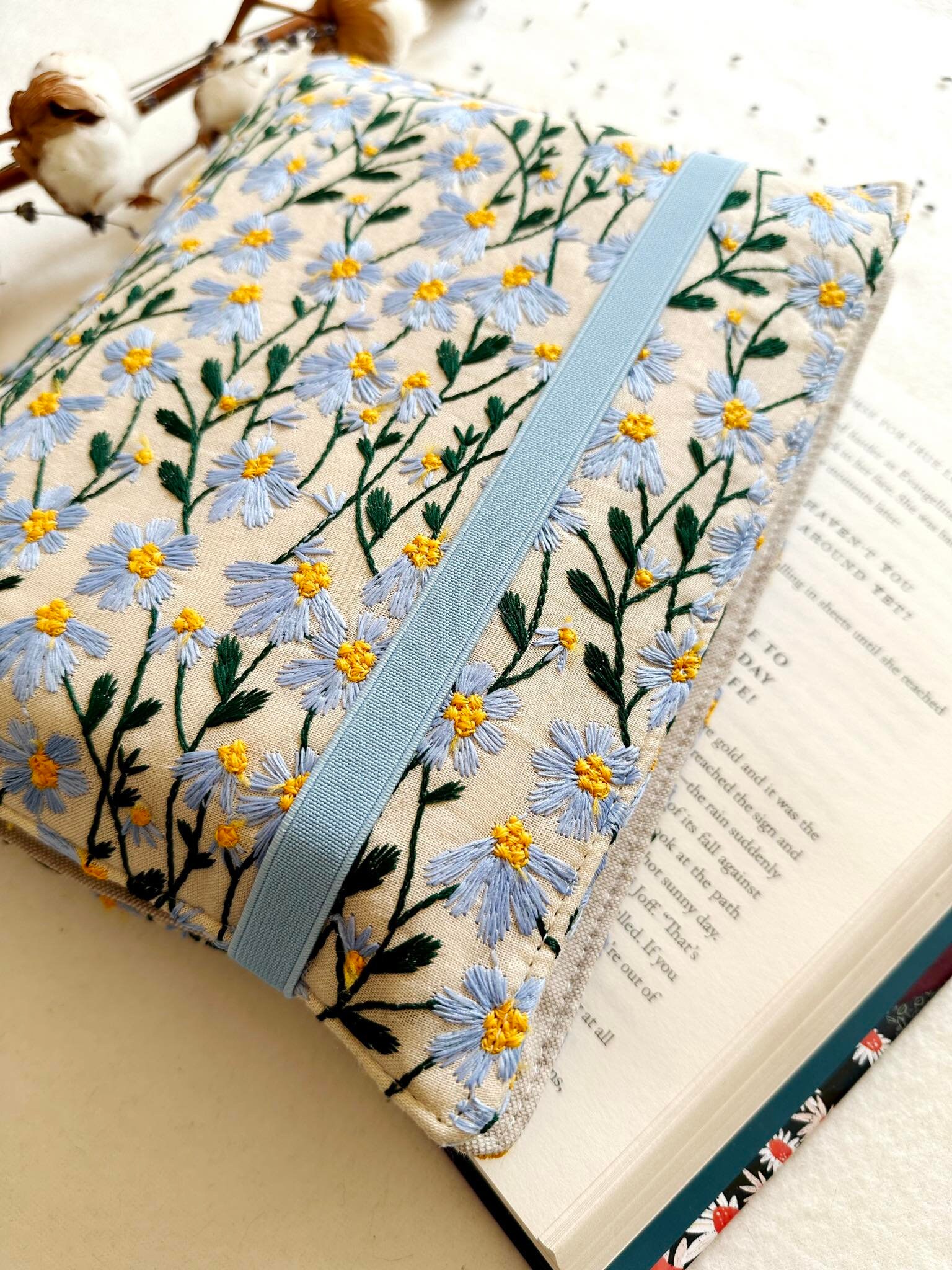 Personalized Book Purse With Pocket, Embroidery Book Sleeve, Daisy Book ...